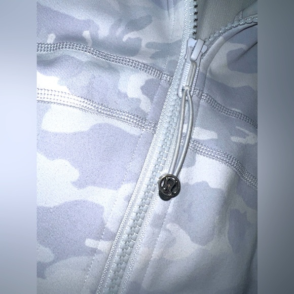 Lululemon Define Jacket Luxtreme
Incognito Camo Jacquard Alpine White Starlight - Picture 4 of 14